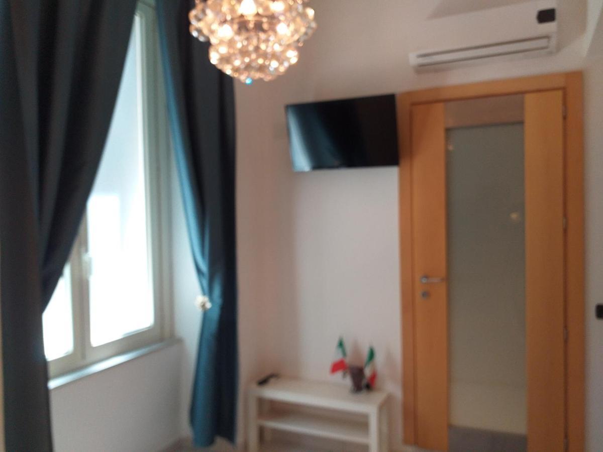 Bed and Breakfast Beb Pantarei Neapel Zimmer foto